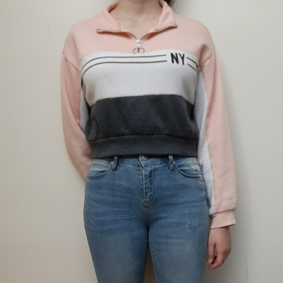 SWS Active Cropped Sweater Urban Outfitters - Picture 1 of 3